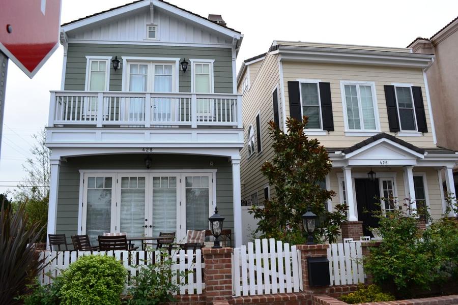 2-story and 3-story houses, front with balcony and porch